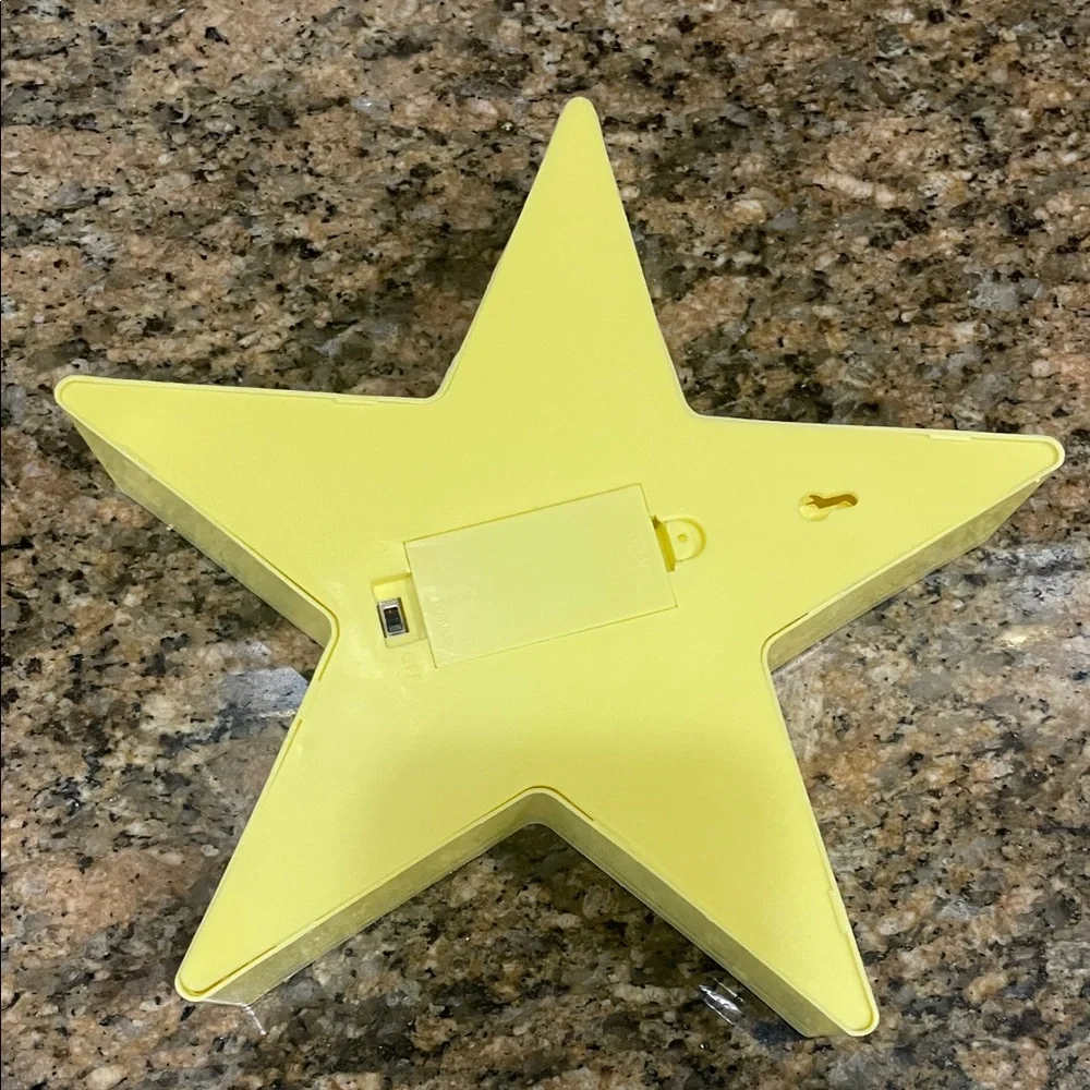 Yellow Star LED Battery Powered Light
